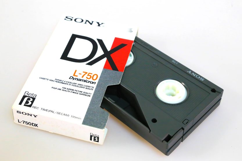 Snow Producciones 📼 Digitalización y restauración de VHS, LP, Cassettes,  fotos